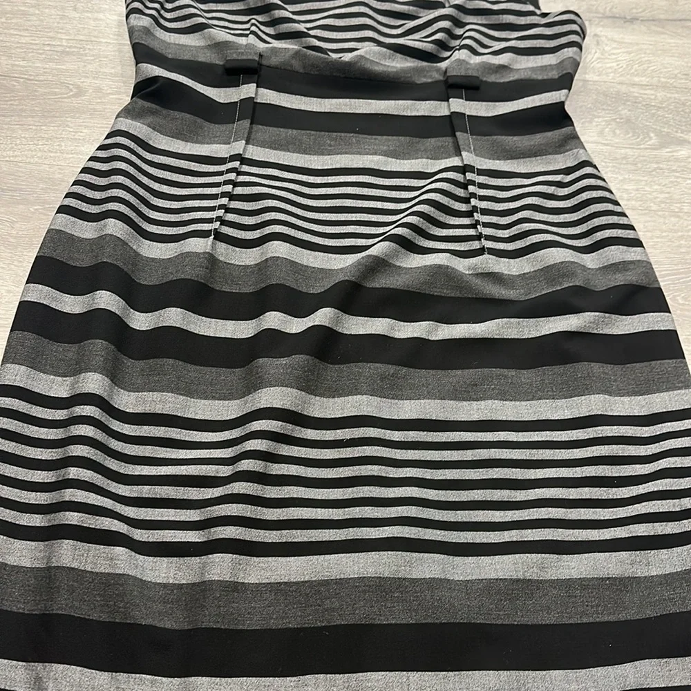 Women’s Striped Sleeveless Midi Knee Length Dress Calvin Klein 12 Black Gray